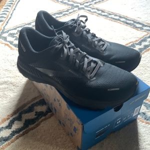 Brooks Men’s Adrenaline GTS 22, Size 13